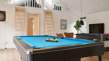 House | Game room