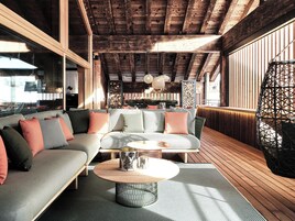 Luxury Chalet | In-room safe, soundproofing, rollaway beds, free WiFi