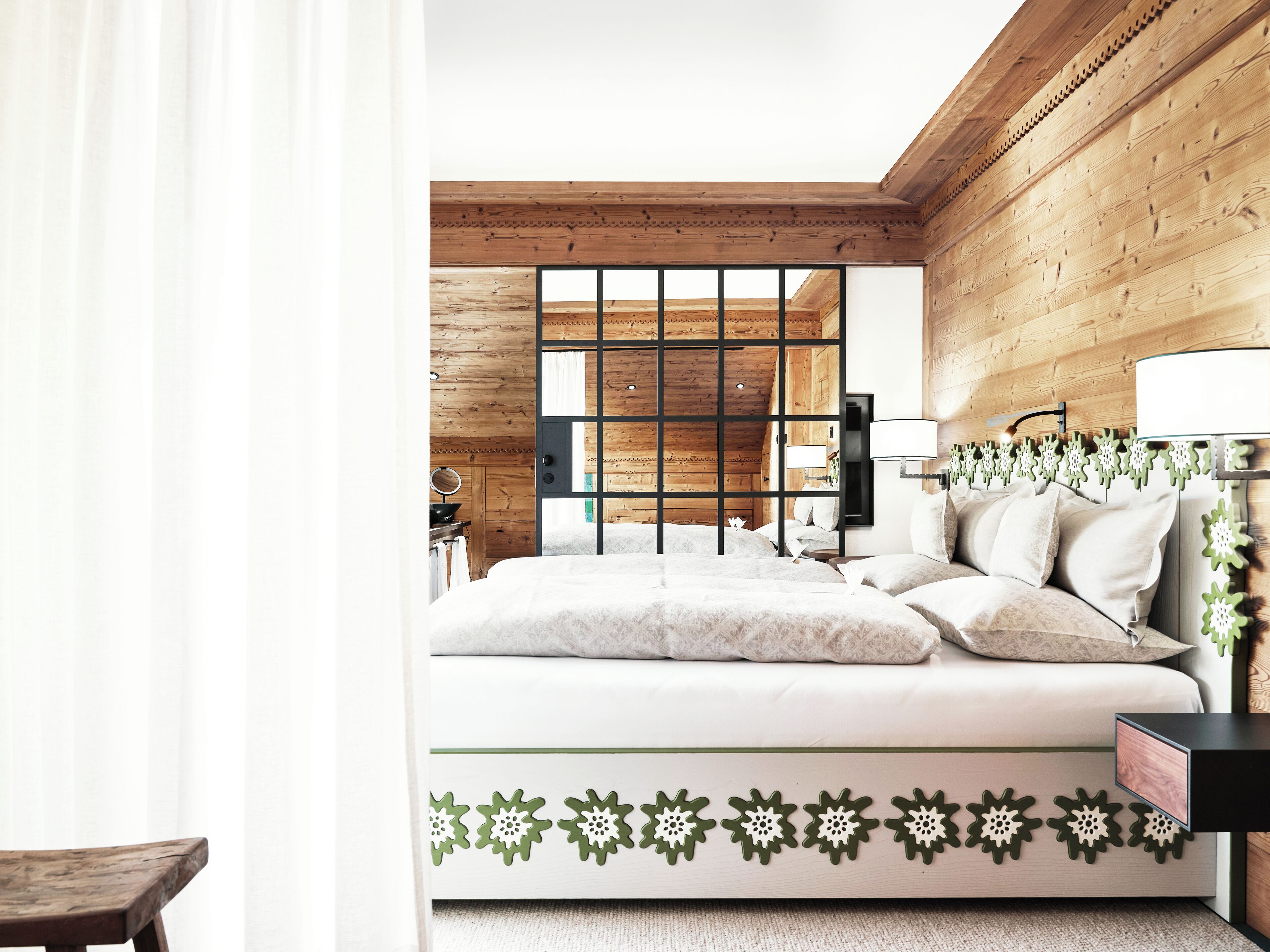 Luxury-Chalet | Zimmersafe, schallisolierte Zimmer, Zustellbetten, kostenloses WLAN