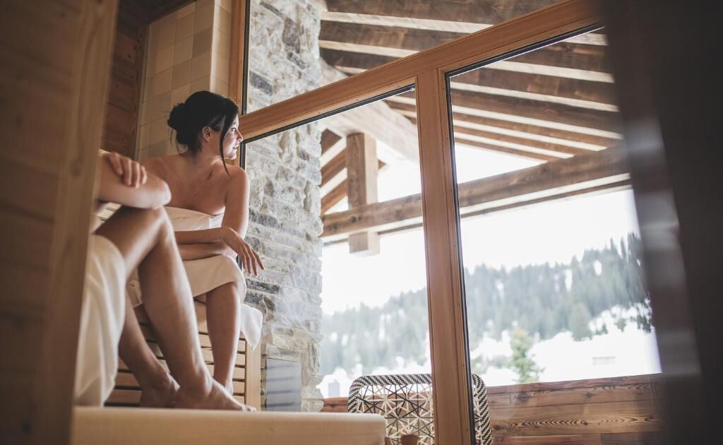 Luxury Chalet, 4 Bedrooms | In-room safe, soundproofing, rollaway beds, free WiFi