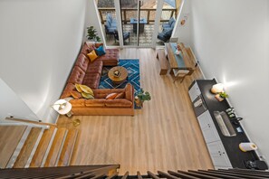 Smart-TV, Kamin, Tischfußball