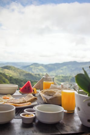 Outdoor dining - Nosara Hideaway 3 | Mountain & Jungle Views | Breakfast Available (Sámara)