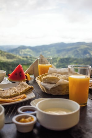 Outdoor dining - Nosara Hideaway 3 | Mountain & Jungle Views | Breakfast Available (Sámara)