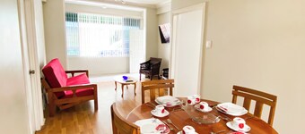 MJS on the Savannah- Spacious 2-bed Directly Across From the Savannah