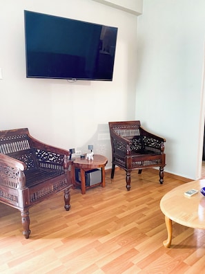 Condo, 2 Bedrooms | Living room