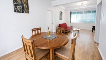 Condo, 2 Bedrooms | Dining room