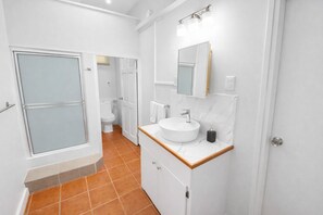 Apartamento, 2 habitaciones | Baño