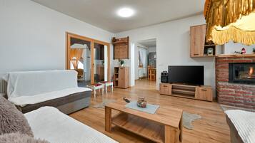 Smart-TV, Kamin, Tischfußball