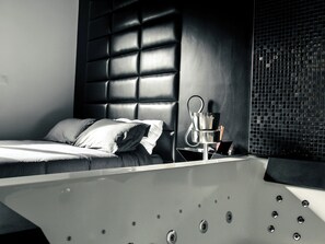 2 Schlafzimmer, Zimmersafe, Bügeleisen/Bügelbrett, Reisekinderbett