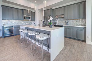 Fridge, microwave, oven, stovetop - Casa Riva | Lagoon Front | 2 Masters | Pool | Spa | Swim up Bar | Lounge (Port Charlotte)