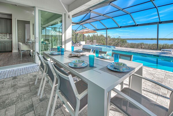 Outdoor dining
