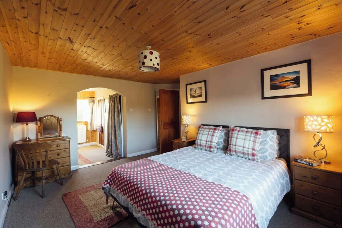 3 soverom, strykejern/-brett, reiseseng for barn og wi-fi