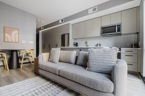 TV, stereo - Blueground | Logan Circle, gym & w/d, nr metro (Washington, D.C.)