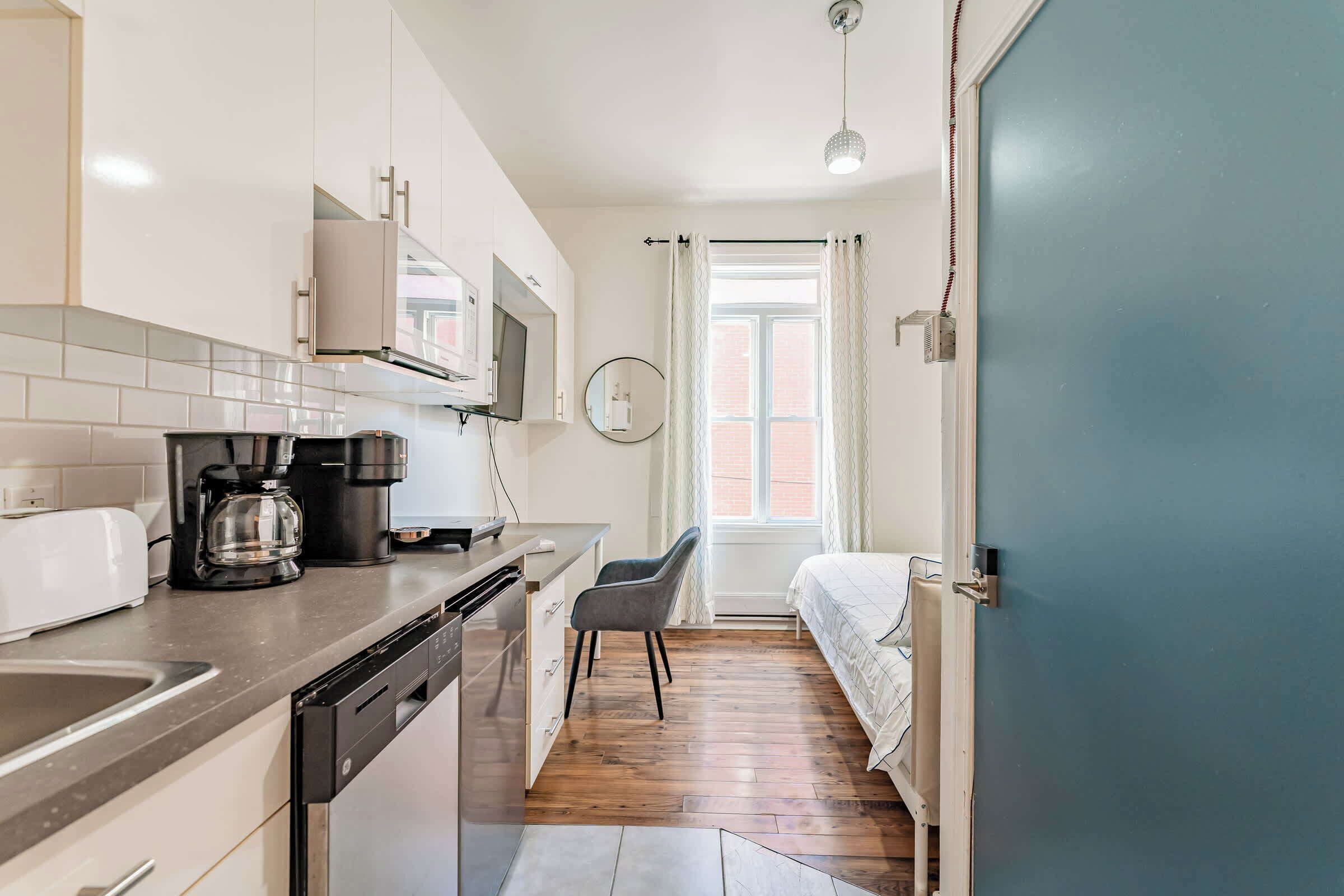 Caja fuerte, escritorio, tabla de planchar con plancha y wifi gratis