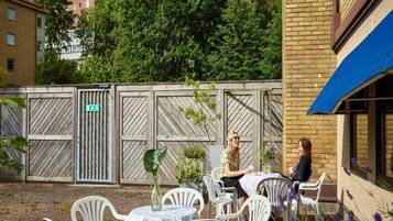 House | Outdoor dining
