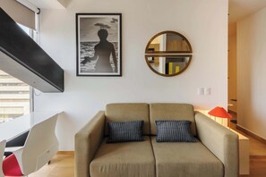 Téléviseur, bureau