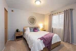 2 bedrooms, free WiFi, bed sheets - Charming 2-bedroom house in Spokane with WiFi and AC (Spokane)