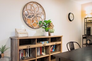 Interior - Charming 2-bedroom house in Spokane with WiFi and AC (Spokane)