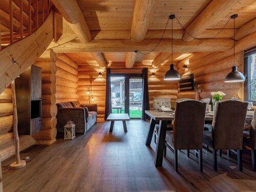 Log house near top ski resort