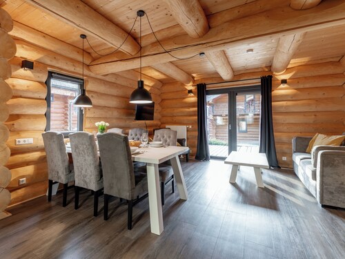 Blockhaus in der Nähe eines Top-Skigebiets