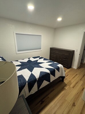 2 bedrooms, iron/ironing board, WiFi, bed sheets