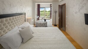 5 bedrooms, iron/ironing board, free WiFi, bed sheets