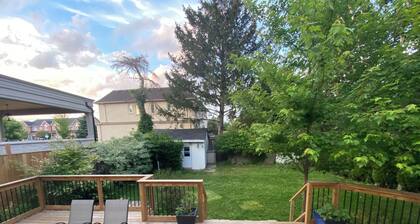 4 Bedroom Bungalow In Lakeview Mississauga With 2 Parkings