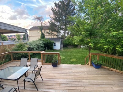 4 Bedroom Bungalow In Lakeview Mississauga With 2 Parkings