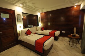 1 bedroom, premium bedding, minibar, desk