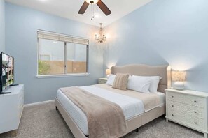 5 chambres, fer et planche à repasser, lit de bébé portatif