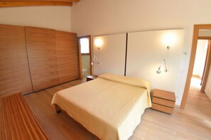 2 bedrooms, travel cot, free WiFi - Villa in Montecarlo with 2 bedrooms sleeps 5 (Montecarlo)