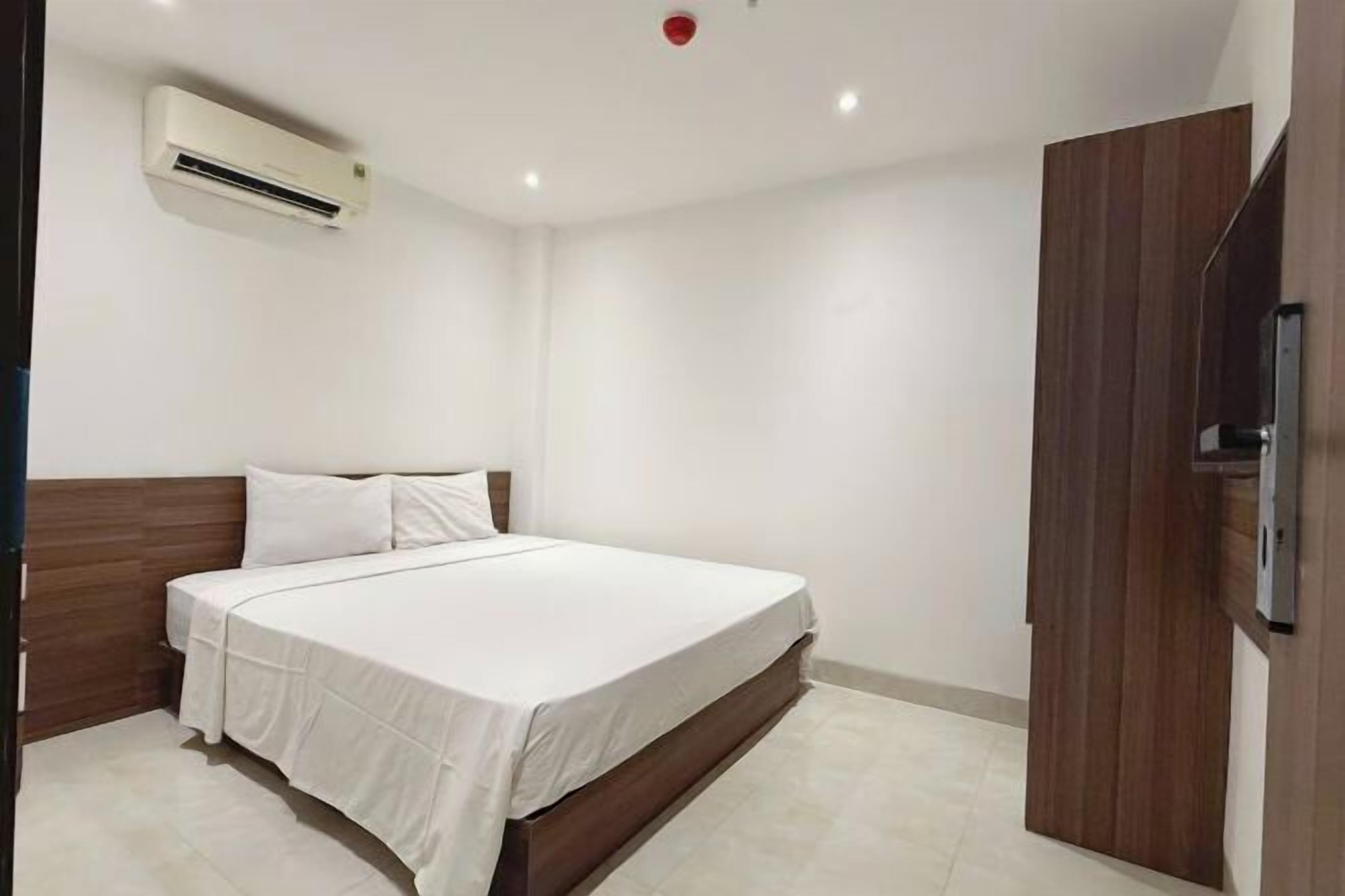 Safe på rommet, blendingsgardiner, lydisolert og wi-fi (inkludert)