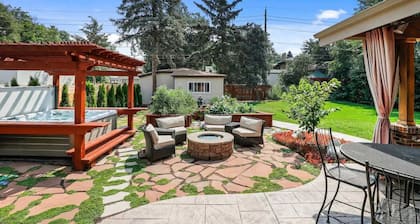 Hot Tub, Firepit, Backyard Oasis- Pet Friendly!