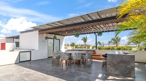 Outdoor dining - Villa 21K: 2 Private Pools and Beach Club (Cruz de Huanacaxtle)