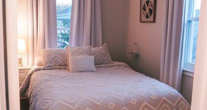 Apartment w Private Balcony Close to Beach