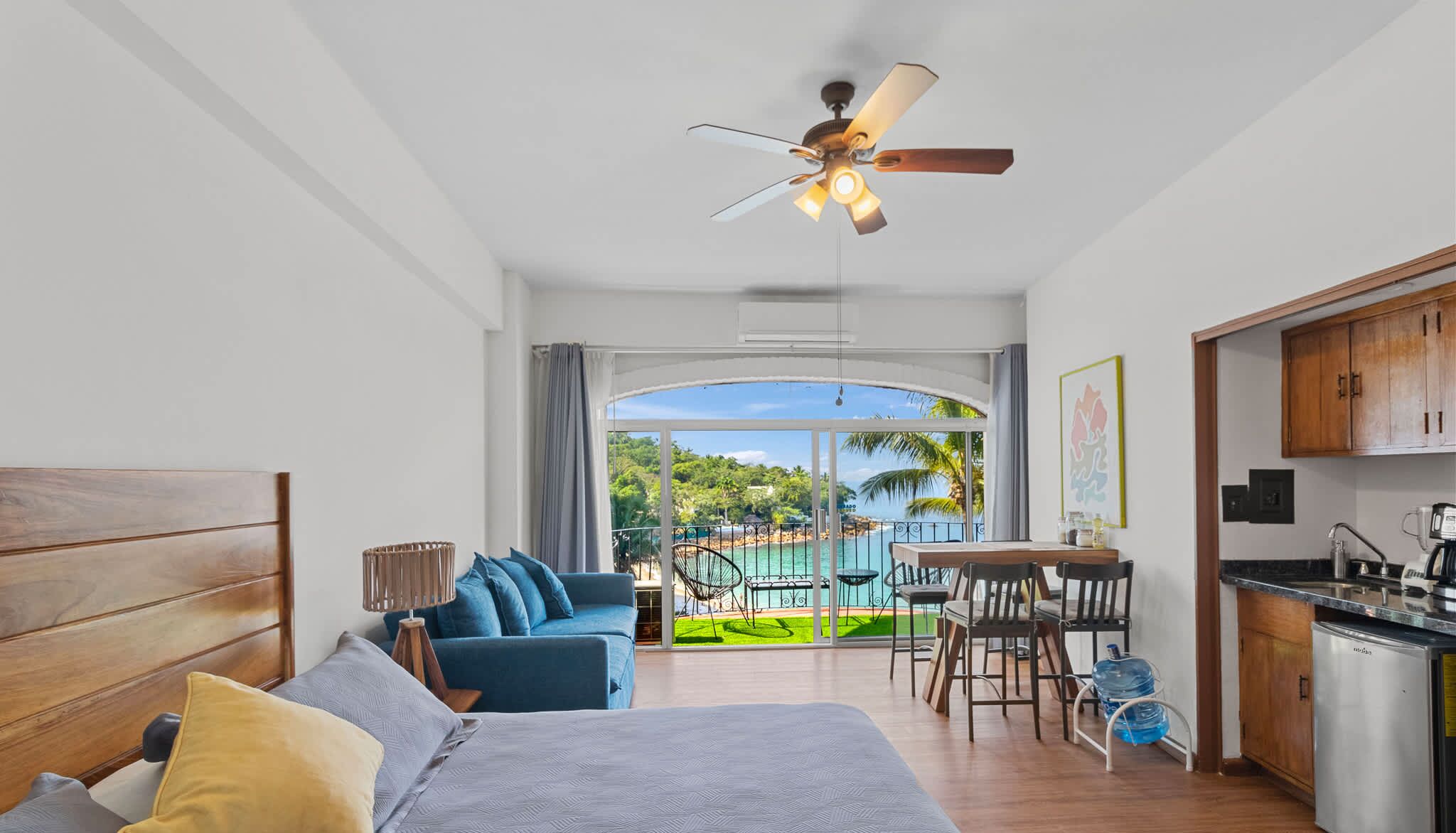 1 bedroom, desk, WiFi, bed sheets