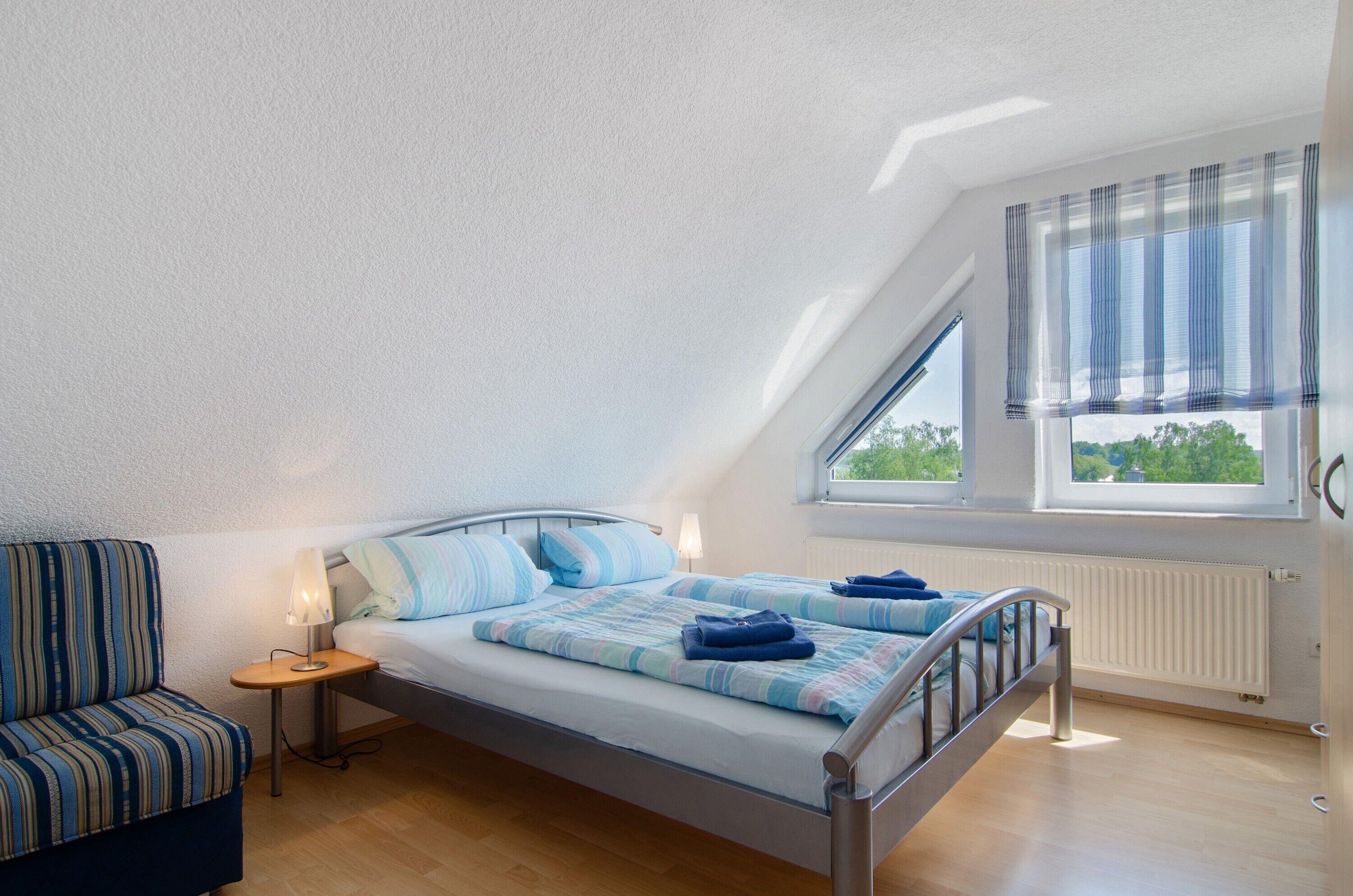 2 slaapkamers, een strijkplank/strijkijzer, gratis wifi, beddengoed