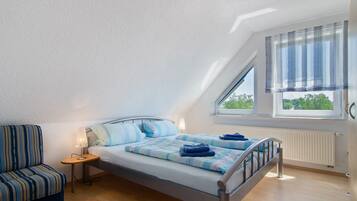 2 slaapkamers, een strijkplank/strijkijzer, gratis wifi, beddengoed