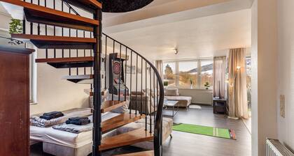 Apartment 'Piste 1' with Shared Terrace, Balcony and Wi-Fi