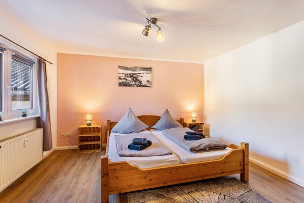 1 bedroom, free WiFi, bed sheets