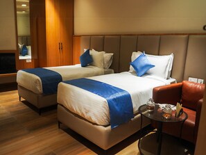 Classic Double or Twin Room | In-room safe, laptop workspace, iron/ironing board, free WiFi - Clarion Hotel Hyderabad (Hyderabad)
