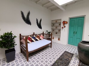 Courtyard view - The Georgetown Green Gates (George Town)