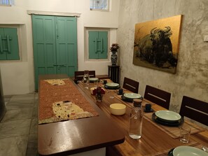 Dining - The Georgetown Green Gates (George Town)