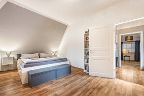 1 slaapkamer, een strijkplank/strijkijzer, gratis wifi, beddengoed