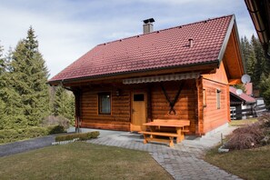 Exterior - Holiday Home 'Klippitzblick' with Private Terrace and Private Garden (Bad St. Leonhard)