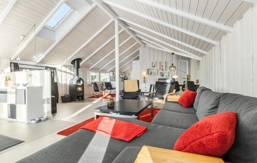 Gorgeous home in Grenaa with WiFi