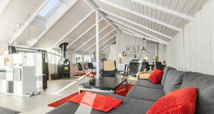 Gorgeous home in Grenaa with WiFi