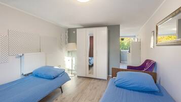 1 bedroom, free WiFi, bed sheets