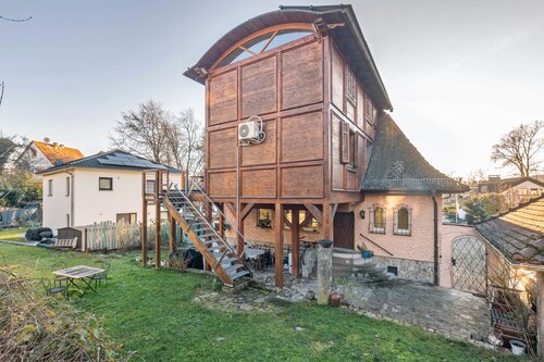 Apartment 'Green Wonder' mit gemeinsamer Terrasse, privatem Garten und WLAN