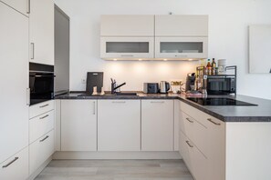 Fridge, microwave, oven, stovetop